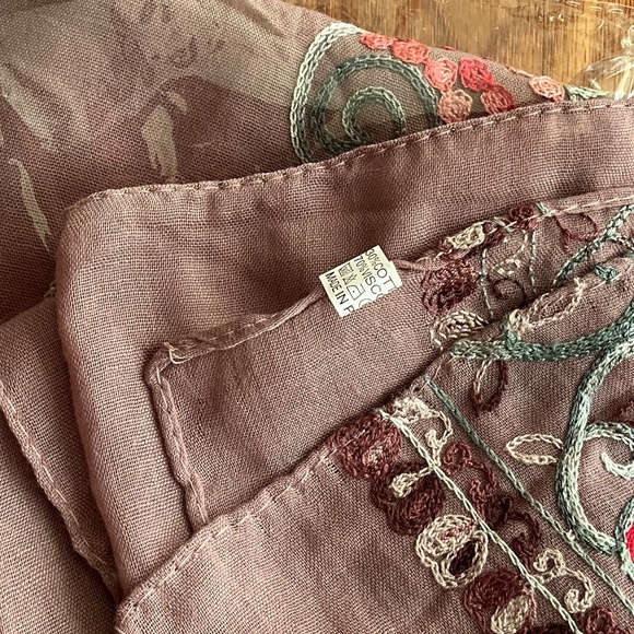 Purple cotton/viscose Scarf with embroidery NWOT - Picture 4 of 4